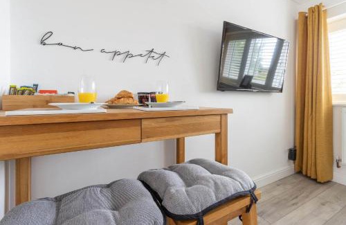 Winsford Apartment | Stylish one bedroom garden suite