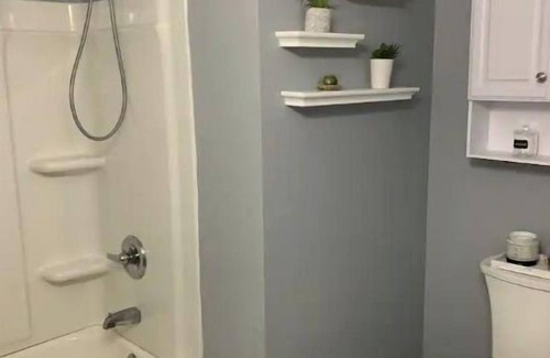 Greensboro House | Stylish One Bedroom home 5 min away from Downtown.