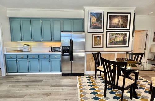 Midway City Apartment | Stylish & One-of-a-Kind 2-Bedroom Apartment in SoCal – Private Retreat