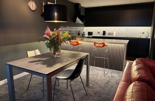 Newcastle-upon-Tyne Apartment | Stylish Ouseburn Apartment with River & City Views