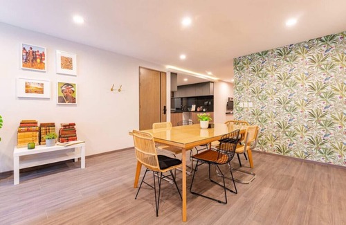 La Condesa Condo | Stylish Parque España,Condesa 2BR w/Rooftop & Gym