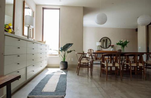 West Hollywood Bed & Breakfast | Stylish Penthouse in West Hollywood