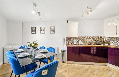 Bristol Floating Harbour Apartment | Stylish Penthouse On Harbourside