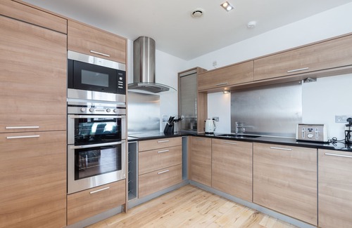 Newhaven Apartment | Stylish penthouse suite