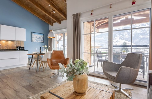 Walchen Apartment | Stylish penthouse with stunning views