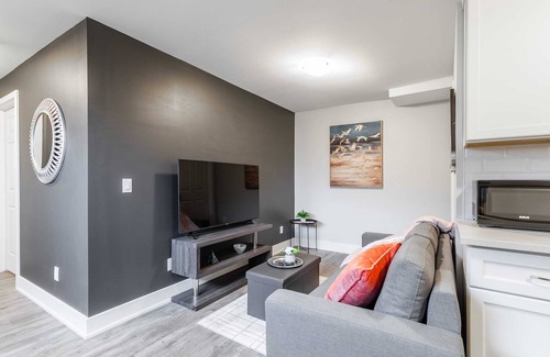 Central Hamilton Apartment | Stylish Pet-friendly 1BR Condo—James Street North