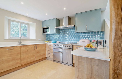 Rendcomb Cottage | Stylish pet friendly Cotswold holiday cottage - Smuggsbarn Cottage