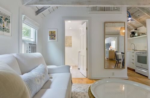 Nantucket Town Cottage | Stylish Pied a Terre