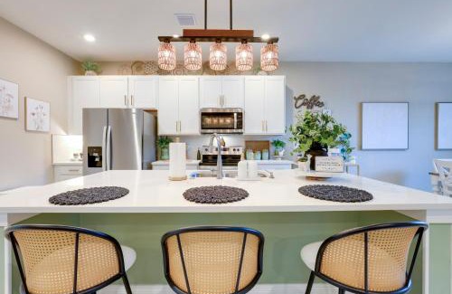 Port Saint Lucie House | Stylish Port St Lucie Home with Hot Tub and Game Room!