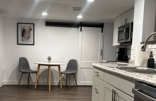 Englewood Apartment | Stylish Private 2 Bedroom Basement Guest Suite