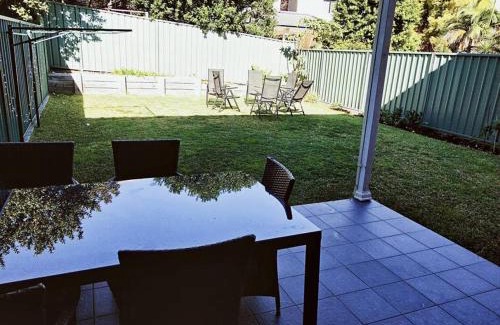 Epping House | Stylish Private Bathroom-Luxurious modern big home