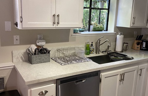 Petaluma House | Stylish Private Flat in Historic Neighborhood