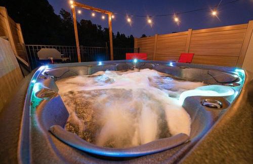 Kissimmee House | Stylish & Private Jacuzzi, Near Disney 4730
