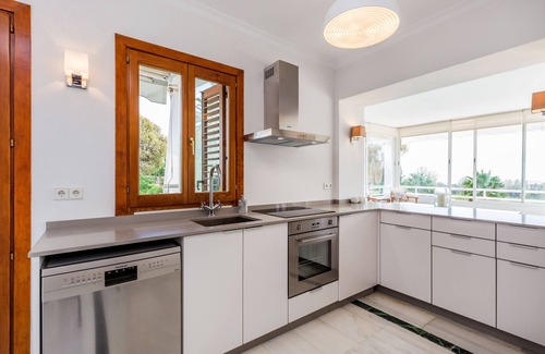 Nueva Andalucia Apartment | Stylish, quiet 3 bedroom flat with pool and views next to best beaches & golf.