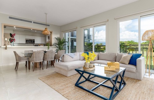 Playa Blanca Condo | Stylish & Quiet ~ Breathtaking Laguna Views ~Pool