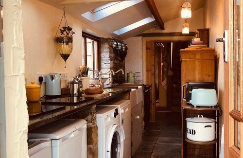 Reeth Cottage | Stylish, quirky, & modern meets vintage upcycling to give a smart but cosy holiday cottage