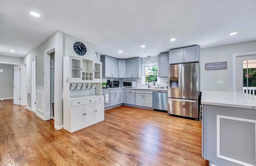 North Raleigh House | Stylish Raleigh Retreat near North Hills