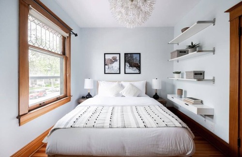 Congress Park House | Stylish Remodeled Congress Park Palace I Sleeps 10