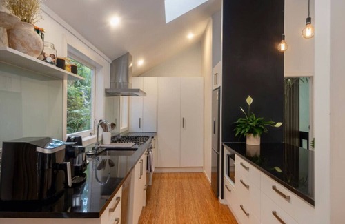 Greenlane - Ellerslie Apartment | Stylish Remuera Retreat