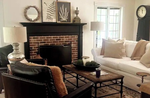North Stonington House | Stylish retreat near Mystic, Foxwoods, vineyards…