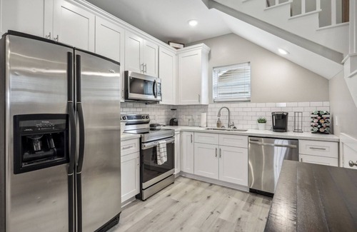Northside House | Stylish Retreat 3 mi to Downtown/Med Ctr w/Wi-Fi