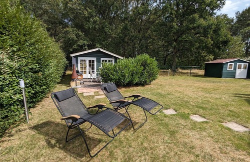 Donnery Cottage | Stylish Retreat: Golf Access, Spacious, Near Orléans
