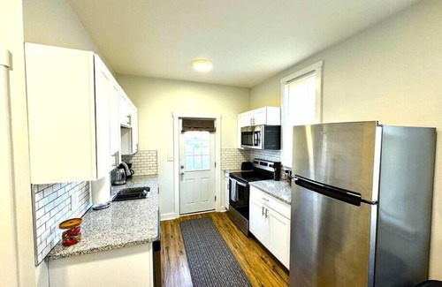 Wilmington Apartment | Stylish Retreat in Bayard Square - King Bed, Fast WiFi!