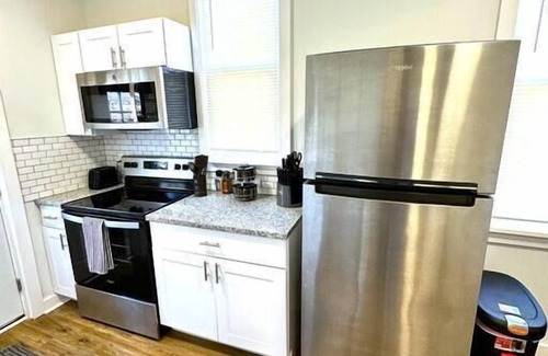 Wilmington Apartment | Stylish Retreat in Bayard Square - King Bed, Fast WiFi!