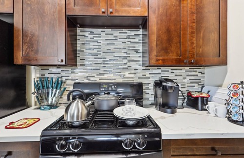 Riverside Terrace Apartment | Stylish Retreat Near Med Center and Downtown