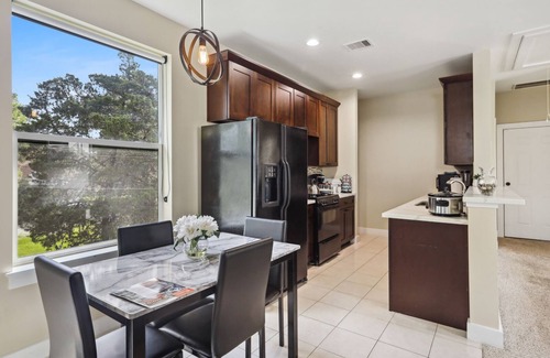 Riverside Terrace Apartment | Stylish Retreat Near Med Center and Downtown