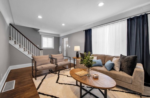 Detroit House | Stylish Retreat