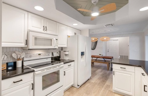 Port Charlotte - Charlotte Harbor House | Stylish retreat with Heated Saltwater Pool Beautiful home near Charlotte Harbor!