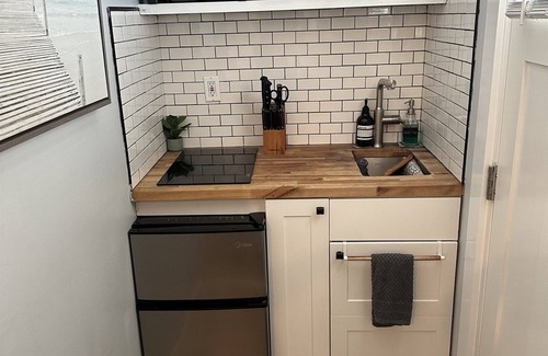 Historic Old Northeast House | Stylish Retreat| Walk 2Dtwn+beach |Bikes+Patio