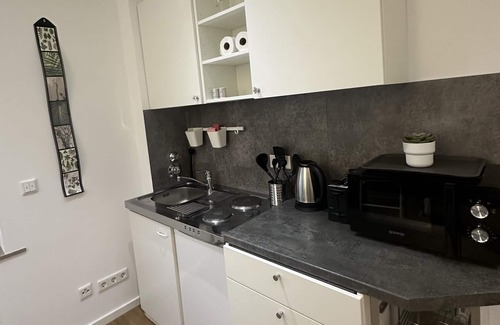 Gladbach Apartment | Stylish room in the center of Mönchengladbach