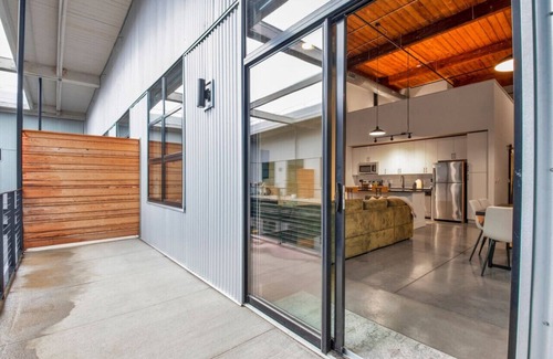 Judson Apartment | Stylish, Roomy 2BD Loft | Pool | 5 mins to DT GVL