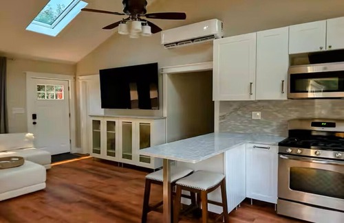 Little Falls House | Stylish Suburban Retreat – Peaceful, Private, and Close to It All