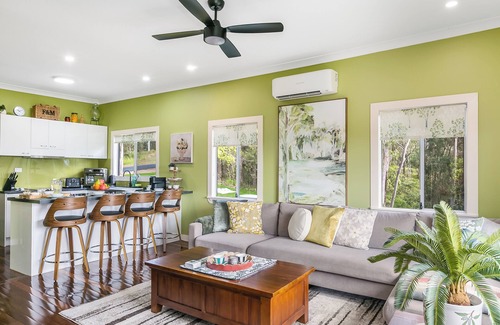 Moorina Villa | Stylish, Scenic Rural Retreat, foothills of Mt Mee in Queenlsand, Australia