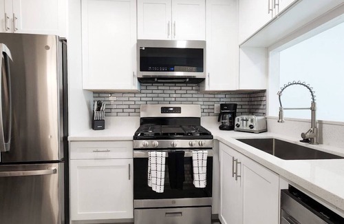Lincoln Acres House | Stylish SD Living -10 min drive to Downtownnn