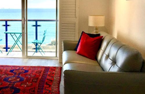 Chysauster Apartment | Stylish Sea View Apartment with Parking