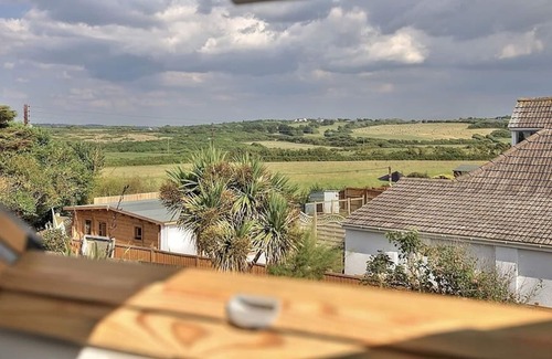 Widemouth Bay Cottage | Stylish Sea Views At Beautiful Widemouth Bay.