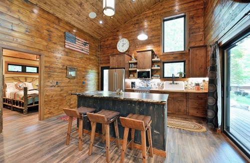 Hayward Cabin | Stylish Signature Lodge, nestled in the Forest, with Teal Lake views