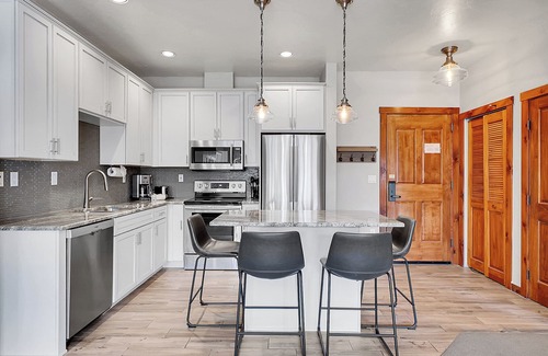 Peak 9 Condo | Stylish Ski-in,Ski-out Main Street Station Condo - Mountain & Lake Views, Pools