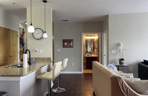 West End Apartment | Stylish Sky Lofts Condo in Historic West End condo