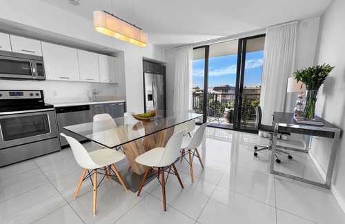 Bay Harbor Islands Apartment | Stylish, Spacious 1BR Penthouse w/Balcony + Daily Housekeeping