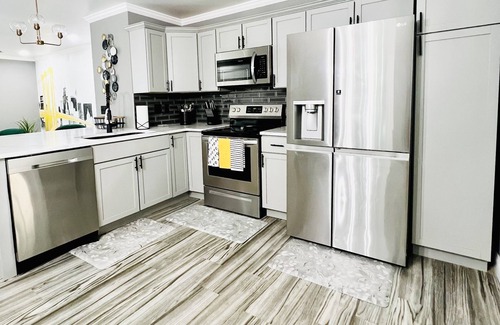 Ladson Apartment | Stylish & Spacious 2BR/1BA Duplex “Gemstone”