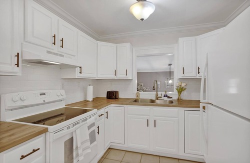 St. Marys House | Stylish, Spacious 3 Bedroom Home - FREE BIKES-