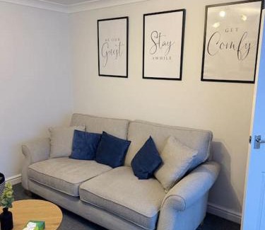 Beverley House | Stylish spacious home in Beverley Families, Contractors, Long stay welcome