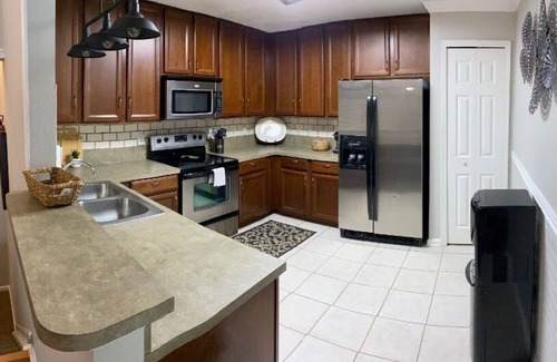 Southside Condo | Stylish & Spacious in the Heart of Jacksonville!