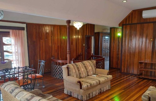 Georgetown House | Stylish, Spacious, Serene Eccles Residence.
