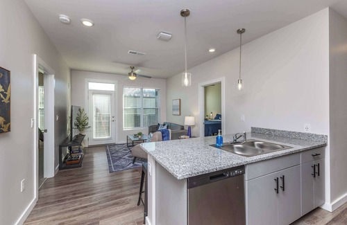 CUF Apartment | Stylish & Spacious Stay Near The Banks!
